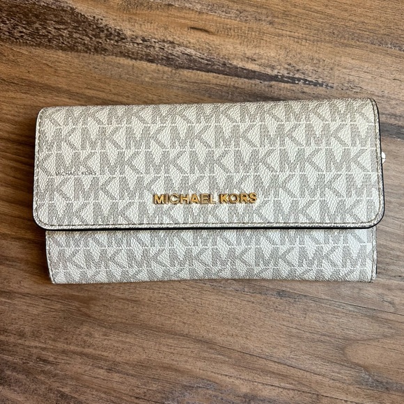 Michael Kors Handbags - Michael Kors Jet Set Large Signature Logo Snap-Front Wallet